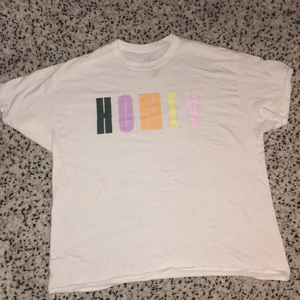 honey white tee